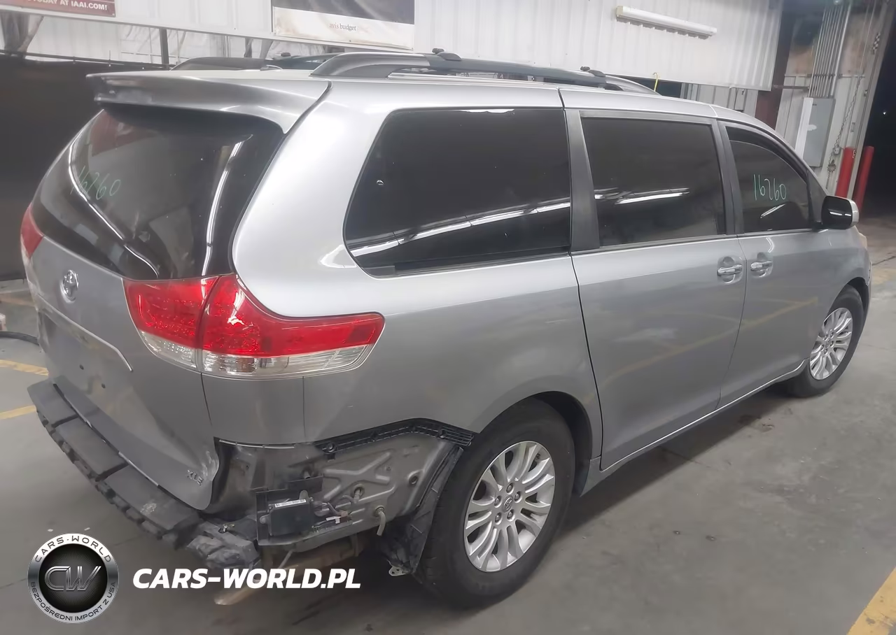 2013 Toyota Sienna Xle V6 8 Passenger VIN:5TDYK3DC9DS284959 - 4