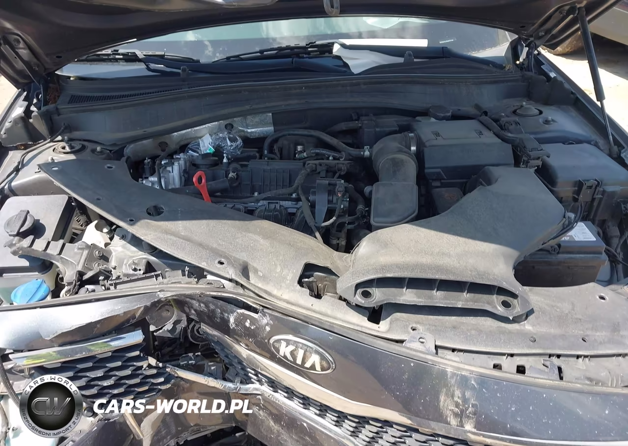 2018 Kia Optima S VIN:5XXGT4L36JG257280 - 10
