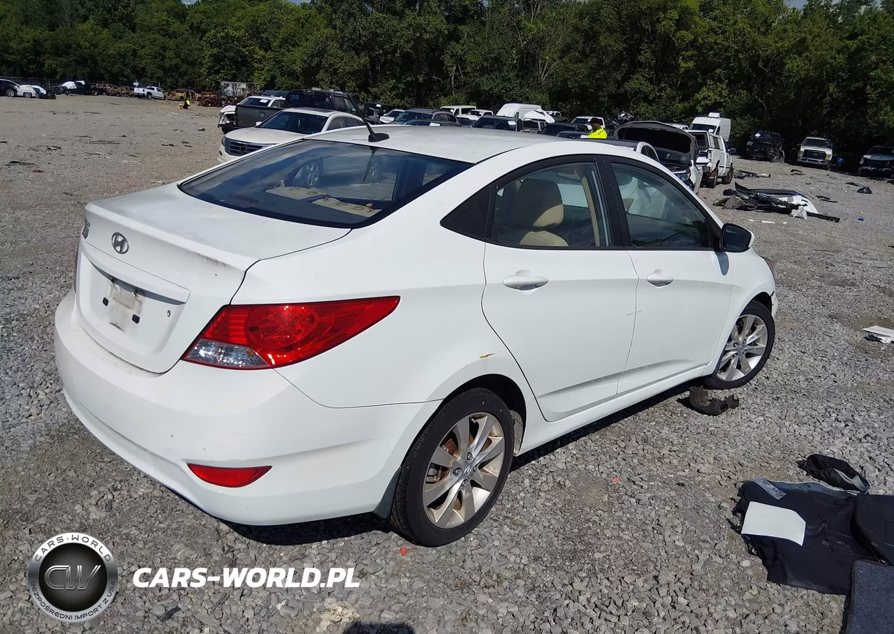 2012 Hyundai Accent Gls VIN:KMHCU4AE4CU173645 - 4