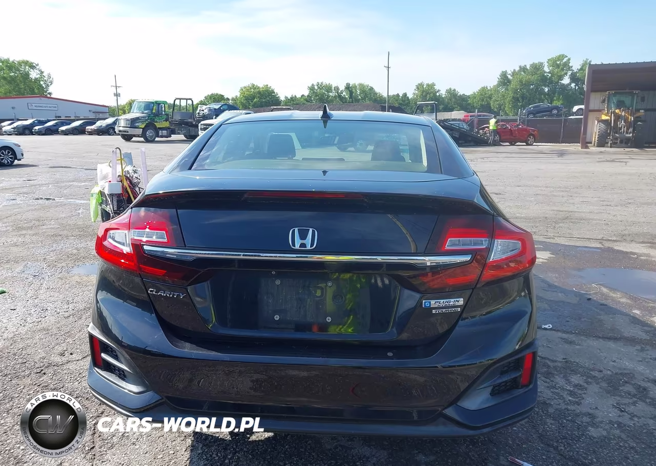 2018 Honda Clarity Plug-In Hybrid Touring VIN:JHMZC5F39JC001773 - 15