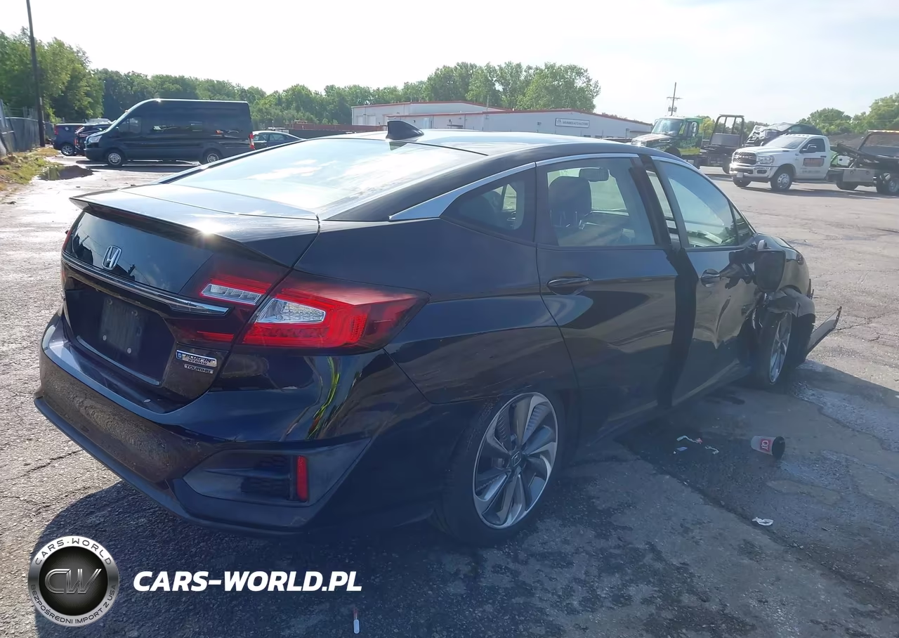 2018 Honda Clarity Plug-In Hybrid Touring VIN:JHMZC5F39JC001773 - 4