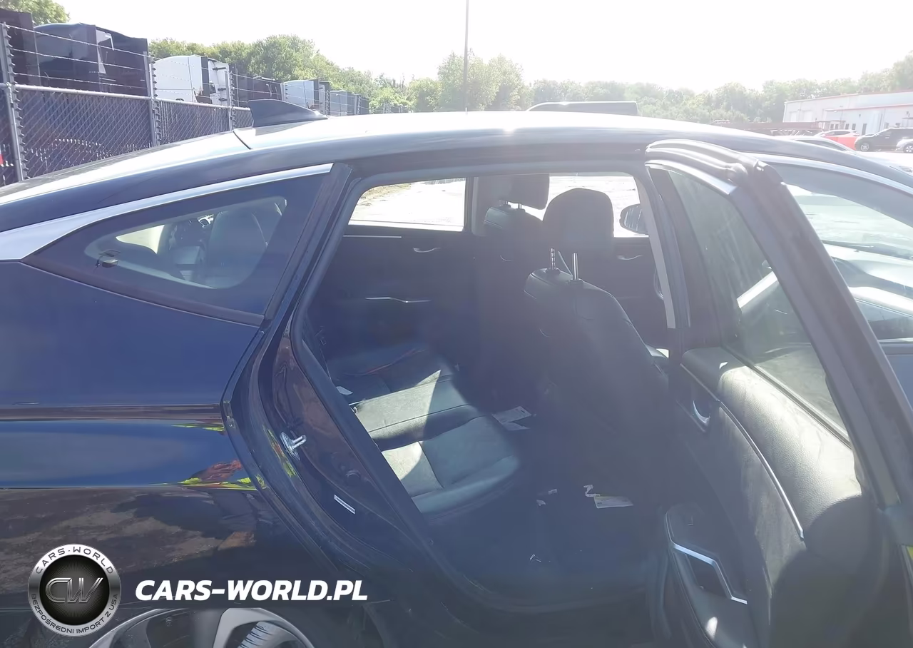 2018 Honda Clarity Plug-In Hybrid Touring VIN:JHMZC5F39JC001773 - 8