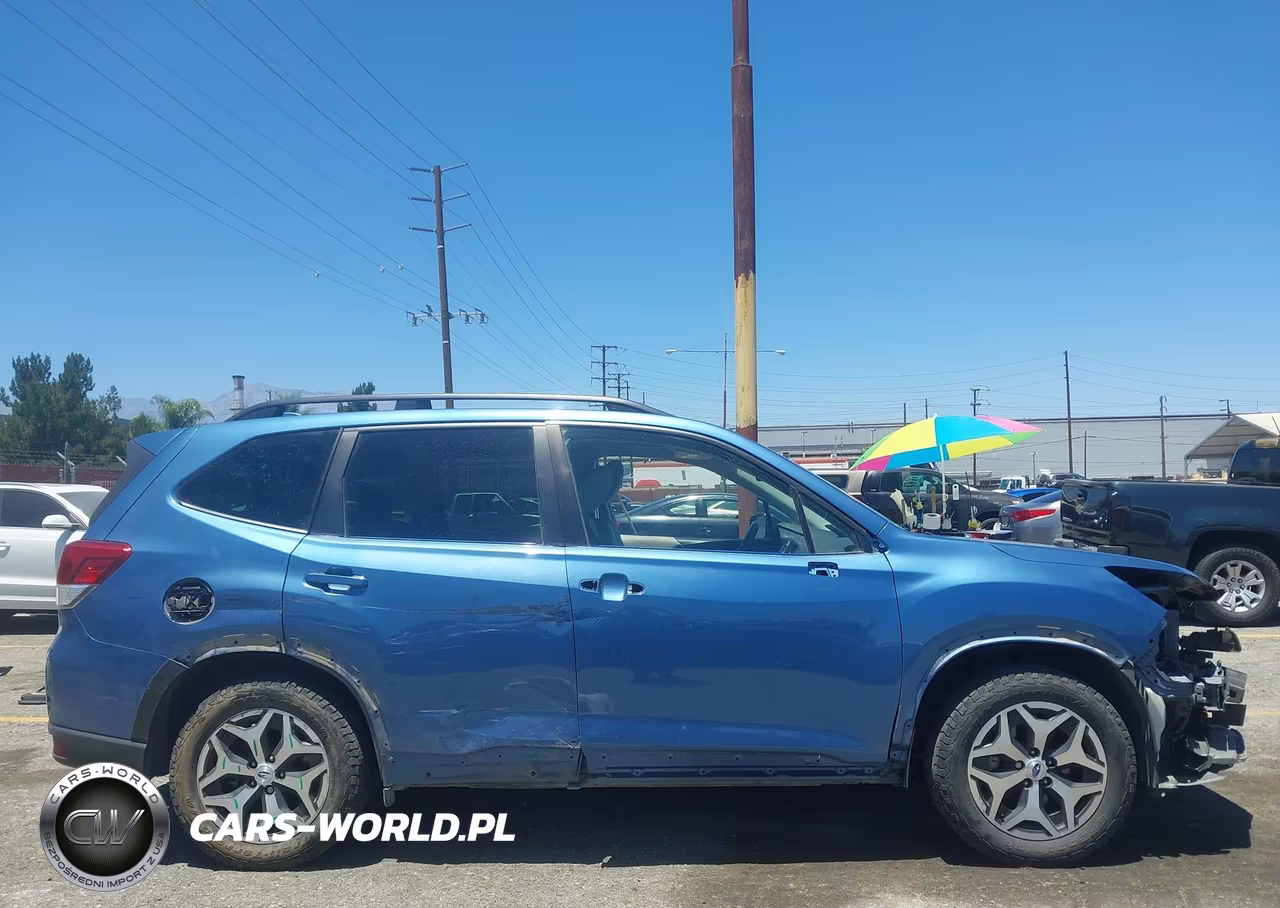 2020 Subaru Forester Premium VIN:JF2SKAJC4LH608550 - 18