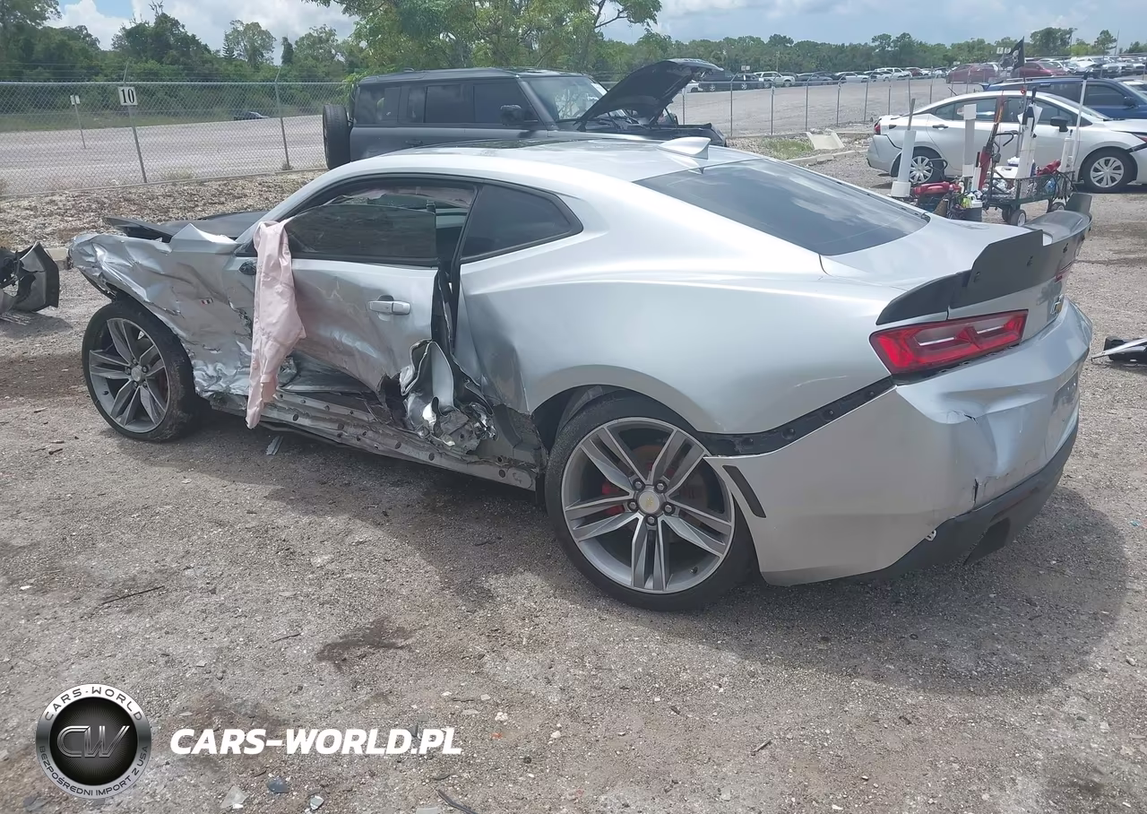 2018 Chevrolet Camaro 1Lt VIN:1G1FB1RS4J0119601 - 3
