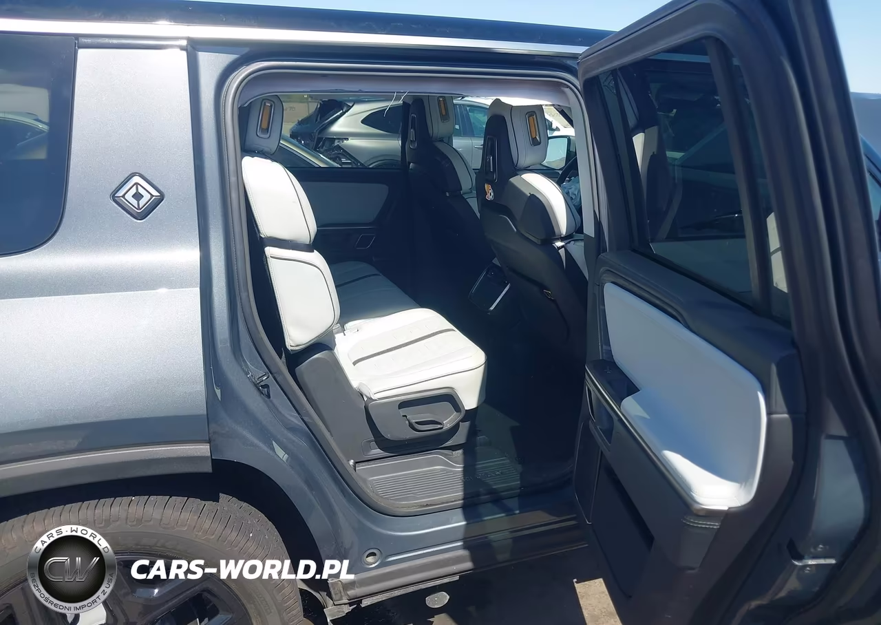 2024 Rivian R1S Adventure Dual Motor Large Pack-Adventure Dual Motor Perf Large Pack VIN:7PDSGBBA3RN036201 - 8