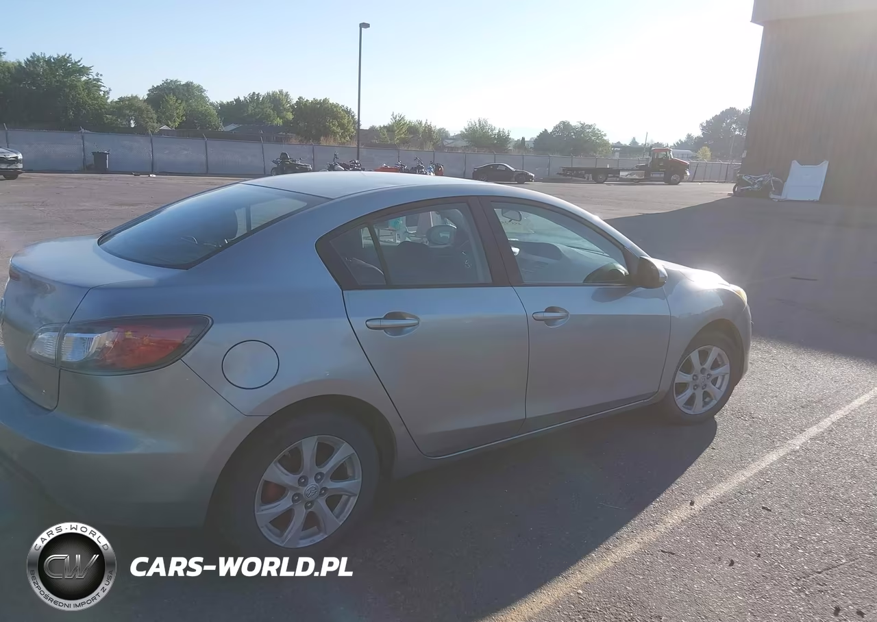 2011 Mazda Mazda3 I Touring VIN:JM1BL1VG0B1470305 - 4