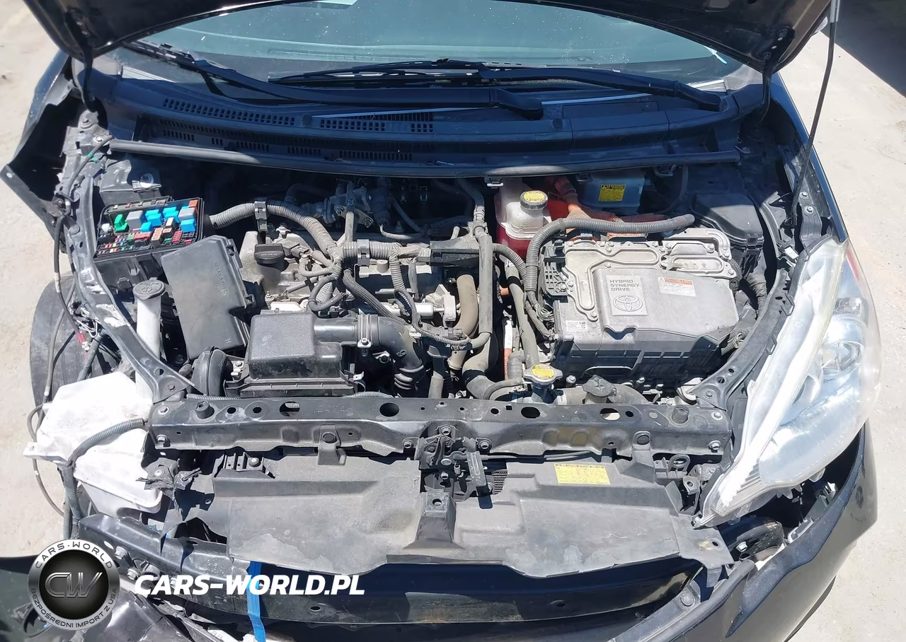 2012 Toyota Prius C Three VIN:JTDKDTB33C1016844 - 10