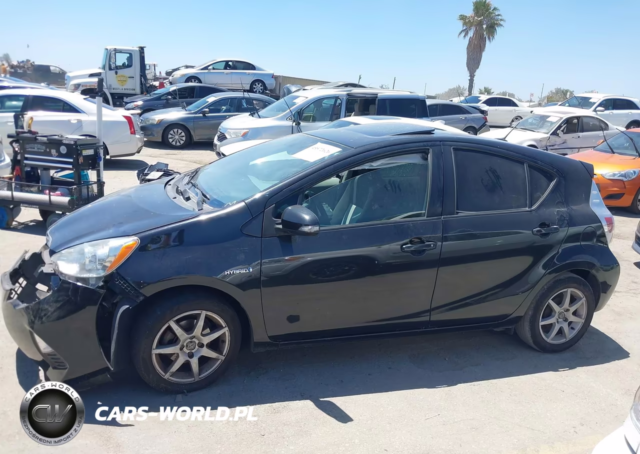 2012 Toyota Prius C Three VIN:JTDKDTB33C1016844 - 13