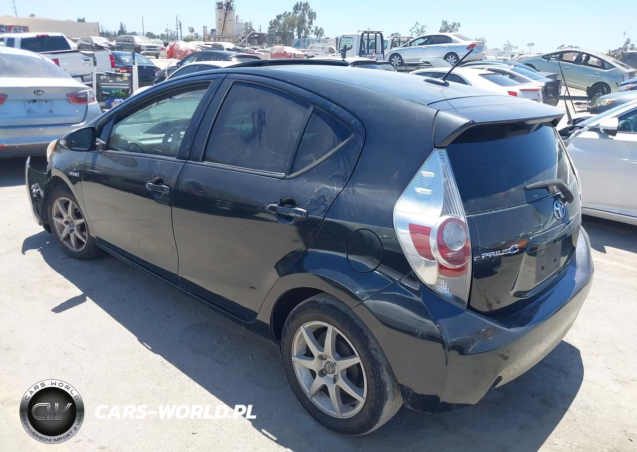 2012 Toyota Prius C Three VIN:JTDKDTB33C1016844 - 3
