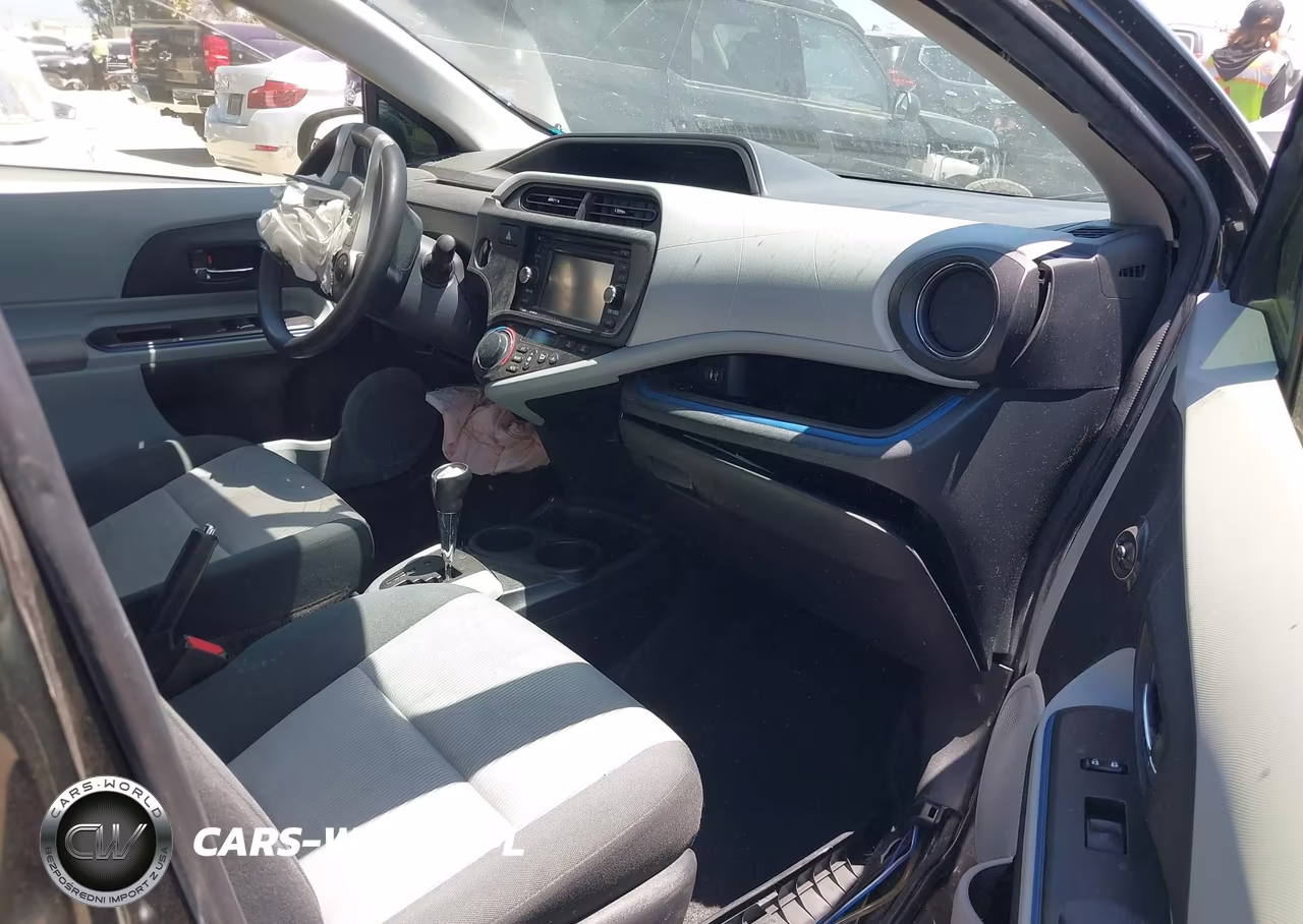 2012 Toyota Prius C Three VIN:JTDKDTB33C1016844 - 5