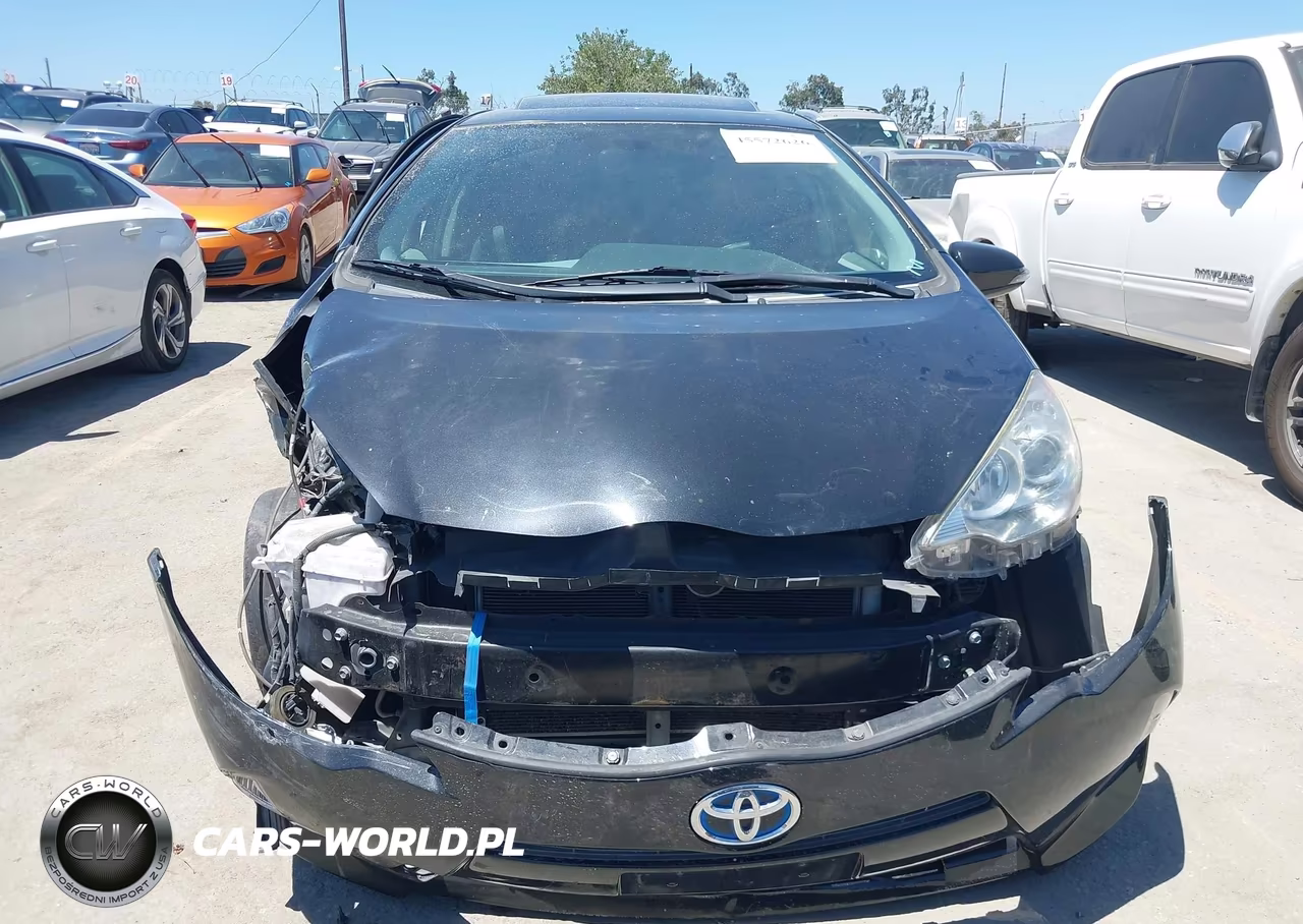 2012 Toyota Prius C Three VIN:JTDKDTB33C1016844 - 6