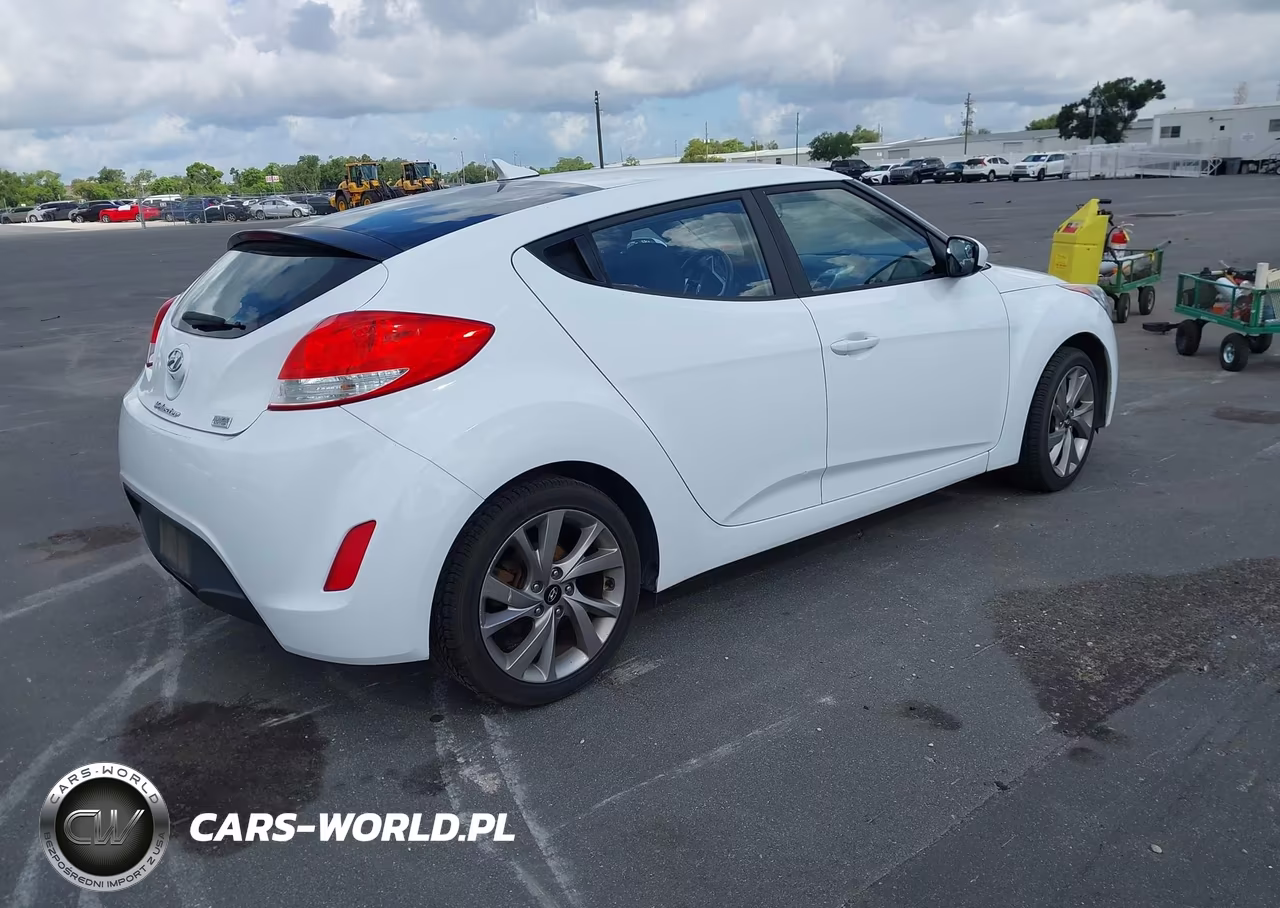 2017 Hyundai Veloster VIN:KMHTC6AD6HU312753 - 4