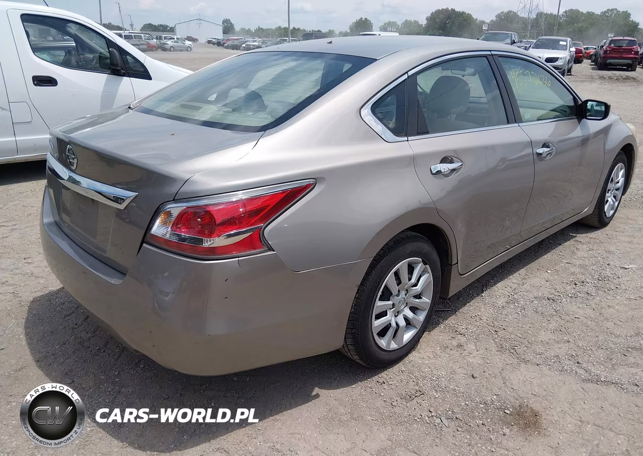 2015 Nissan Altima 2.5 S VIN:1N4AL3APXFN325345 - 4