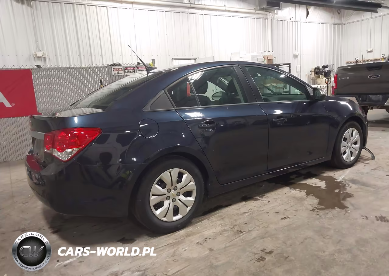 2014 Chevrolet Cruze Ls Auto VIN:1G1PA5SHXE7484990 - 4