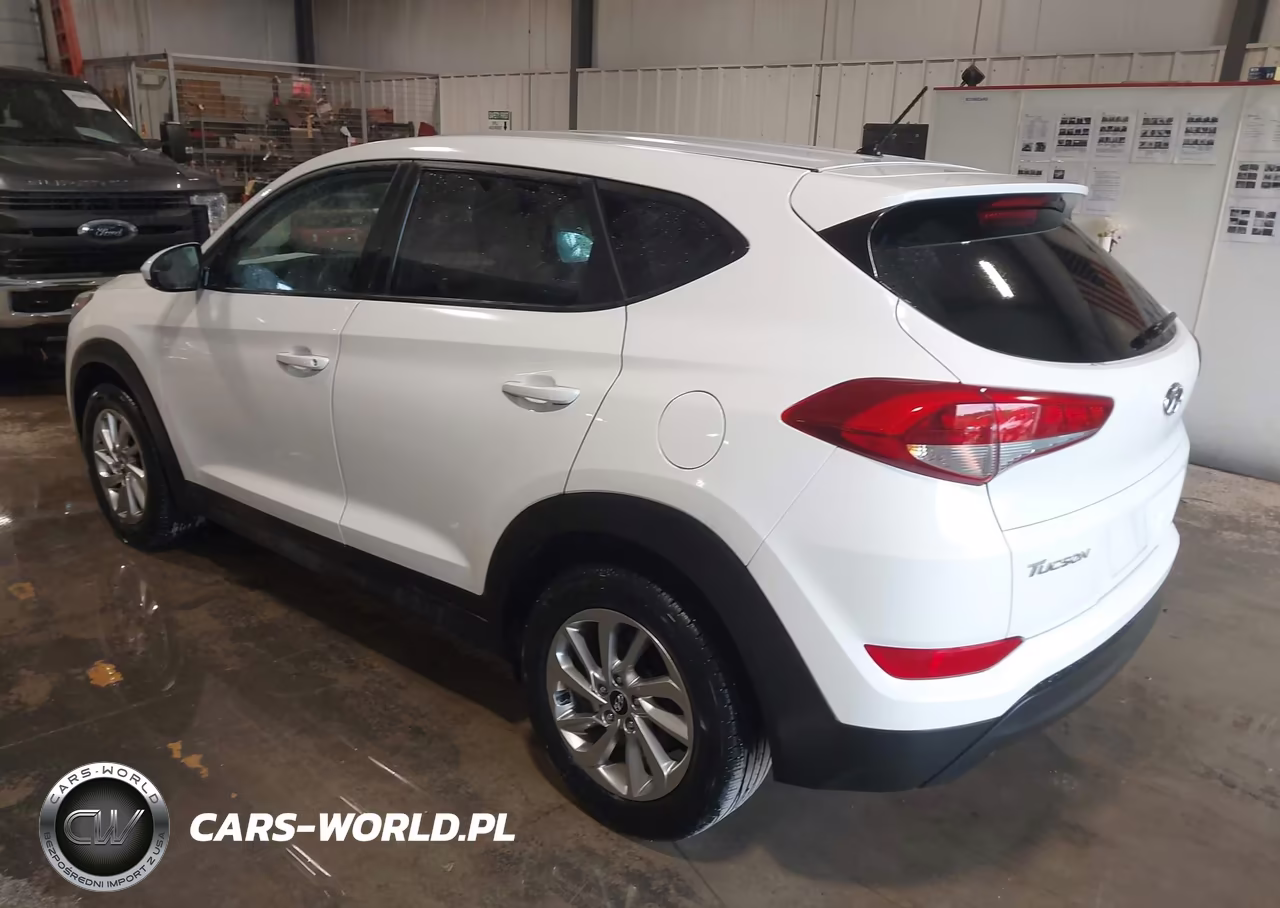 2018 Hyundai Tucson Se VIN:KM8J2CA43JU700361 - 3