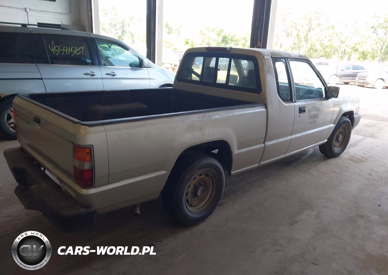 1994 Mitsubishi Mighty Max Macro VIN:JA7LS23GXRP003257 - 4