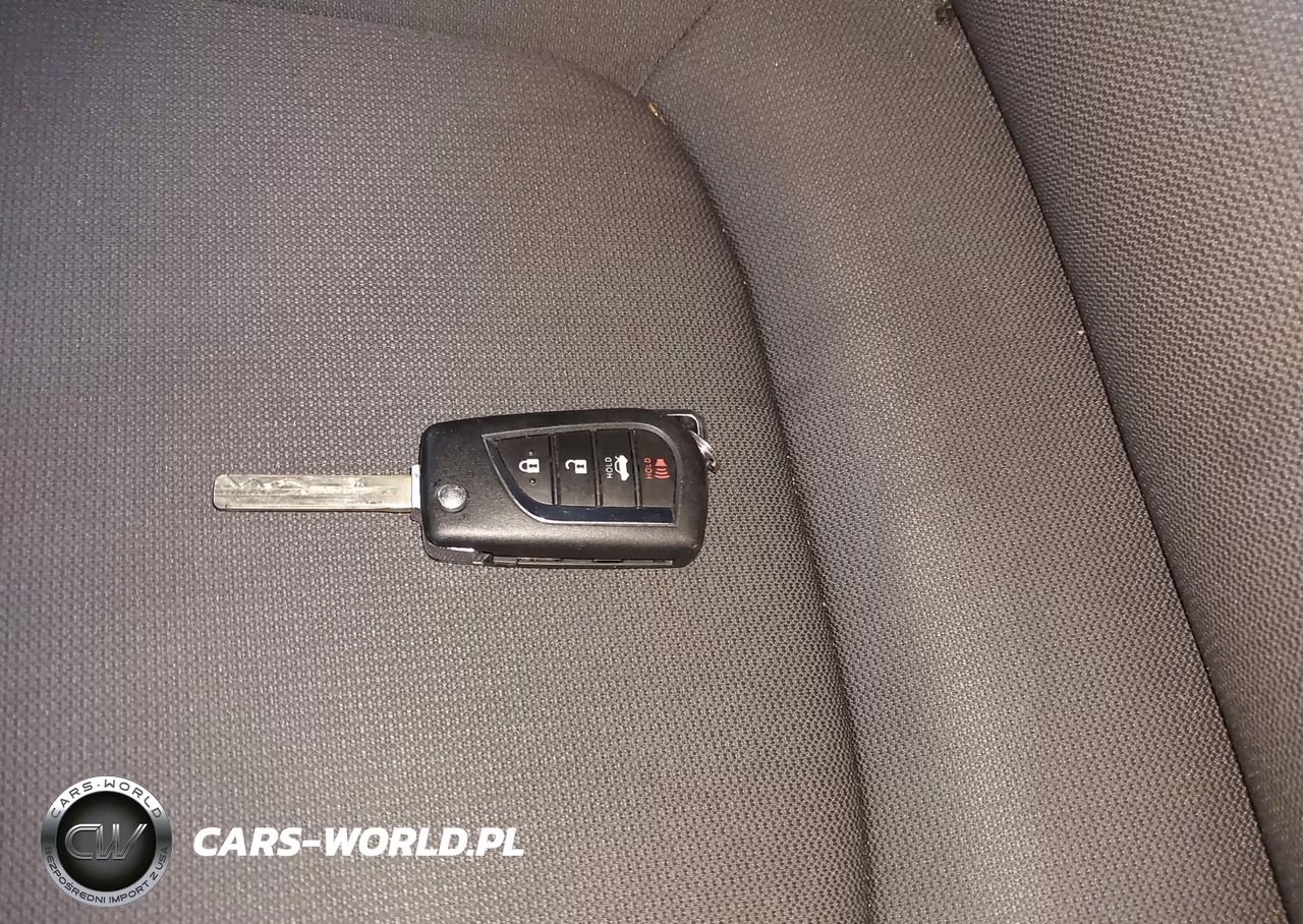 2022 Toyota Corolla Le VIN:JTDEPMAE5N3009141 - 11