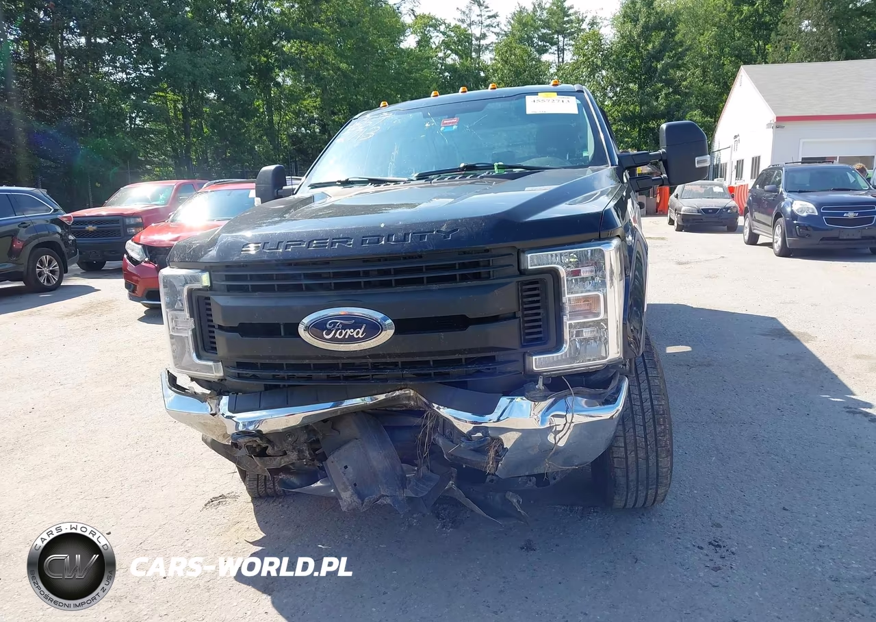2019 Ford F-350 Chassis Lariat-Xl-Xlt VIN:1FD8X3F66KEG57396 - 12