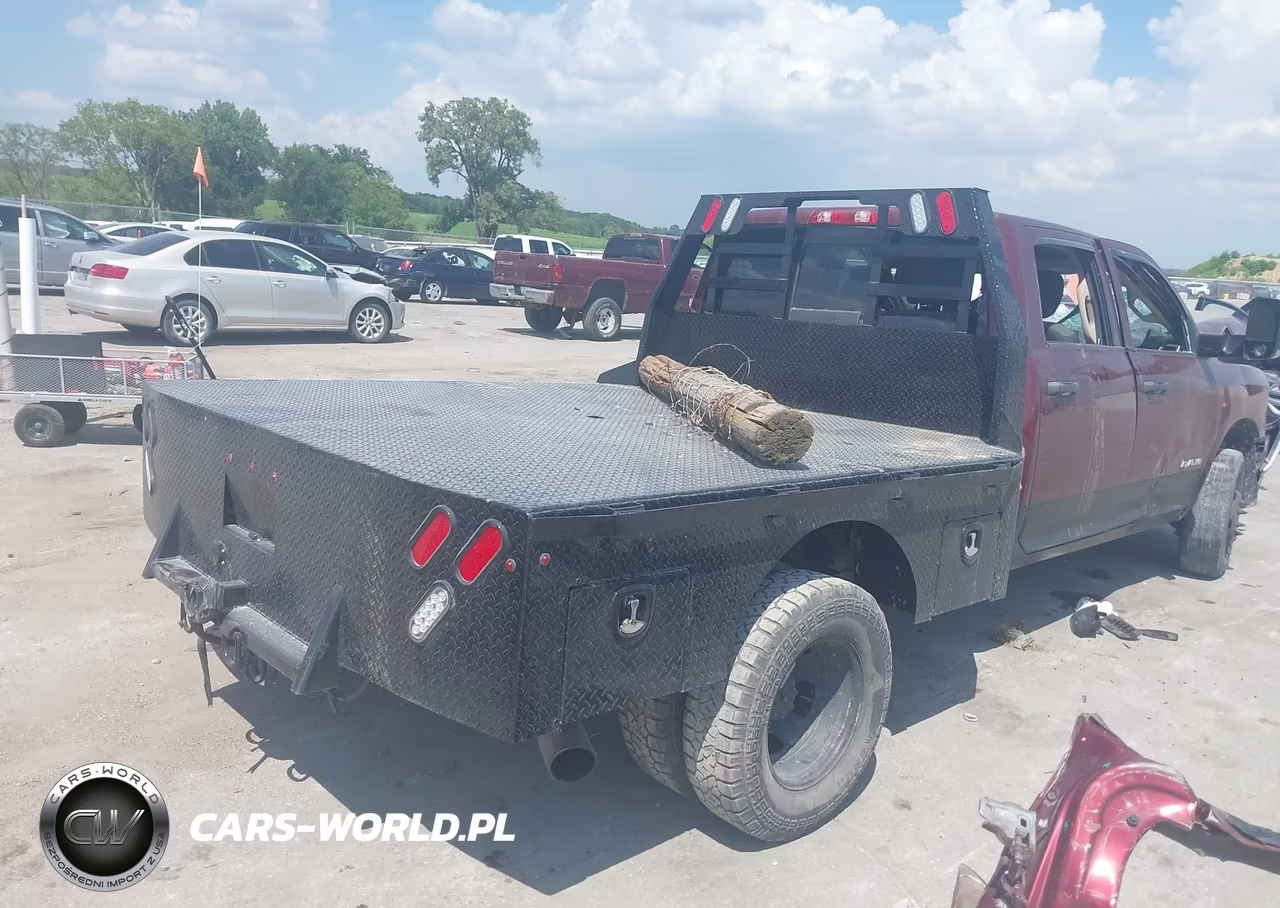 2019 Ram 3500 Tradesman VIN:3C63RRGL5KG555796 - 4