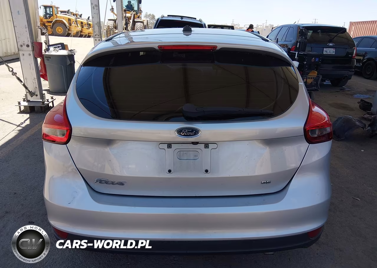 2018 Ford Focus Se VIN:1FADP3K24JL251154 - 16