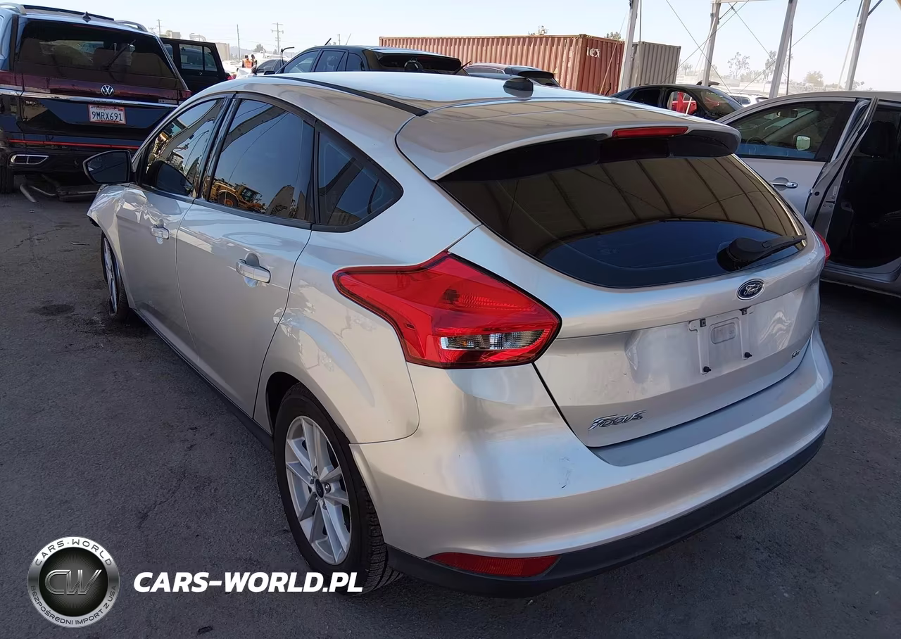 2018 Ford Focus Se VIN:1FADP3K24JL251154 - 3
