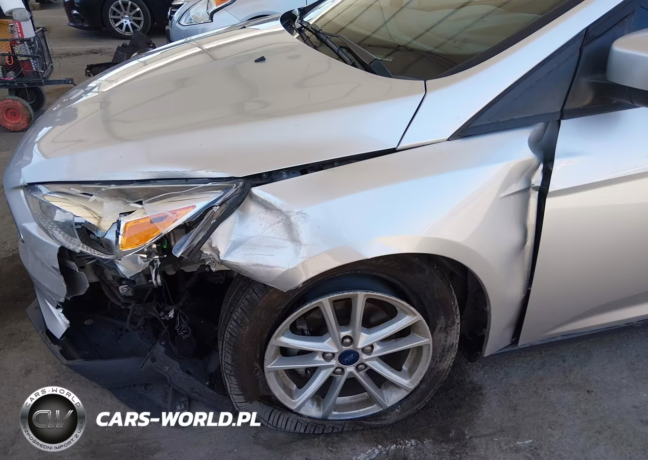 2018 Ford Focus Se VIN:1FADP3K24JL251154 - 6