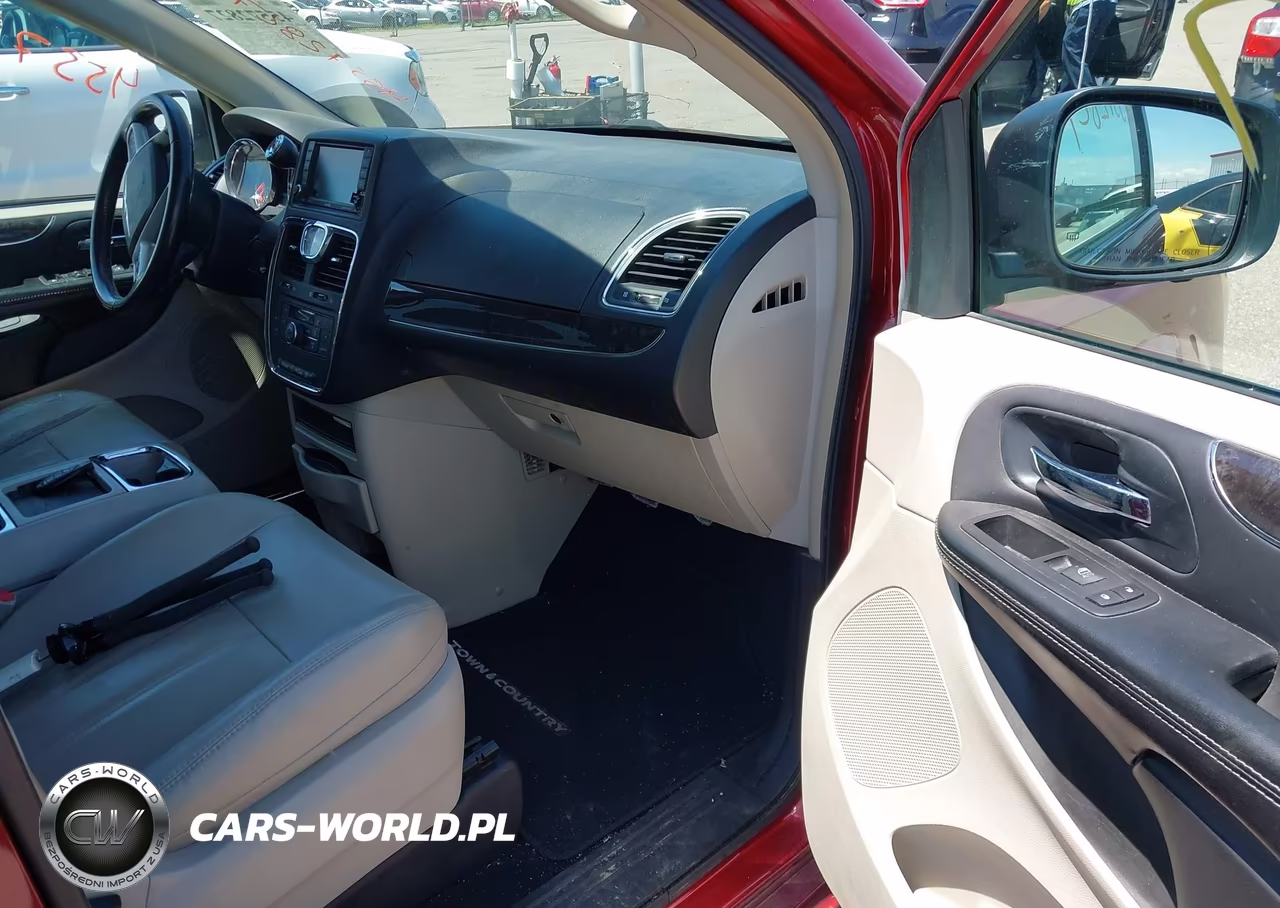 2014 Chrysler Town & Country Touring VIN:2C4RC1BGXER234027 - 5