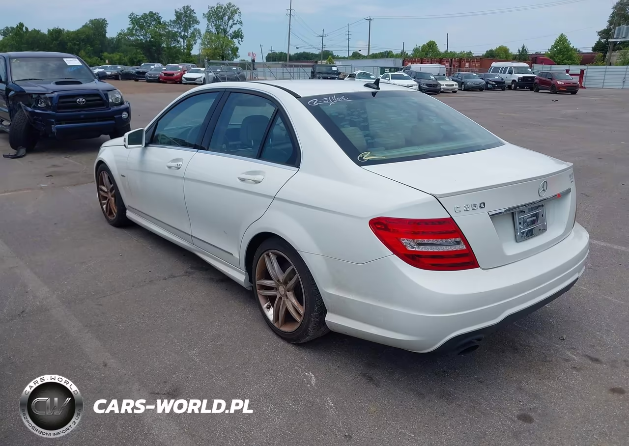 2012 Mercedes-Benz C 250 Sport VIN:WDDGF4HB3CA611977 - 3