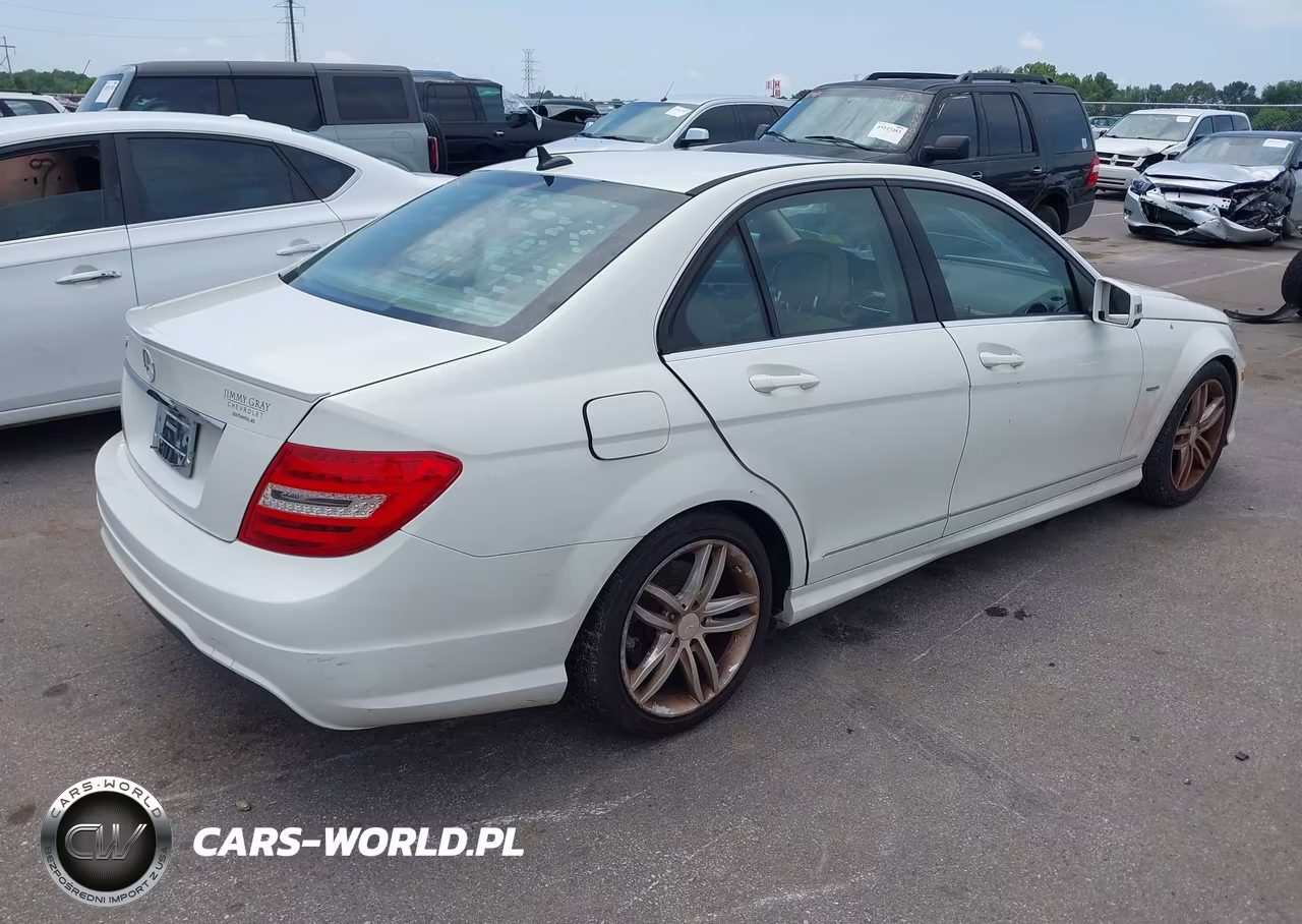 2012 Mercedes-Benz C 250 Sport VIN:WDDGF4HB3CA611977 - 4