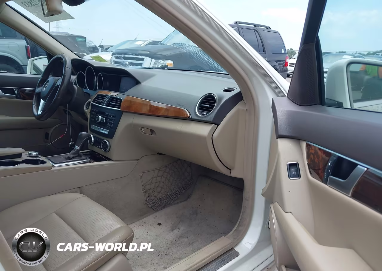 2012 Mercedes-Benz C 250 Sport VIN:WDDGF4HB3CA611977 - 5