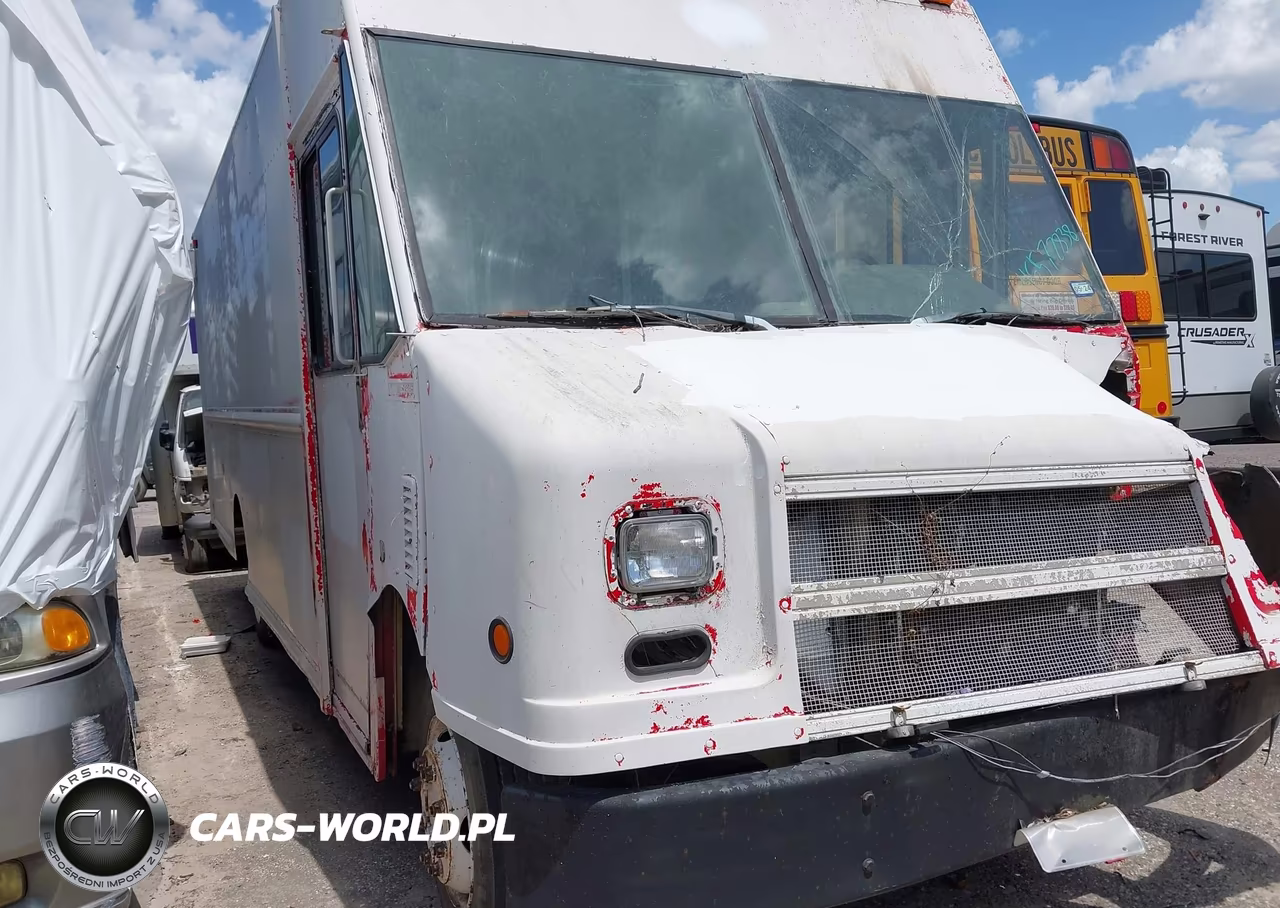 2005 Freightliner Chassis M Line Walk-In Van