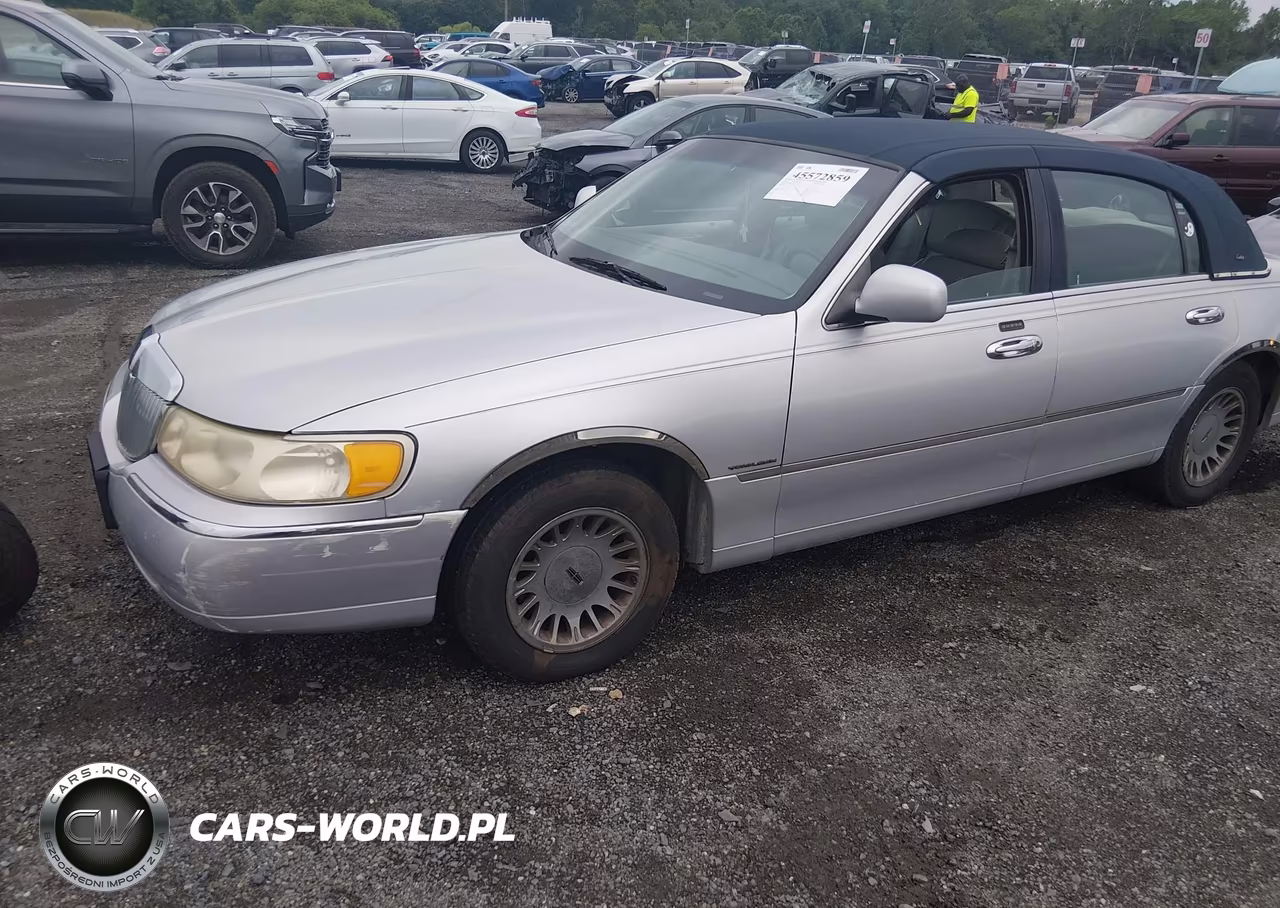 1999 Lincoln Town Car Cartier VIN:1LNHM83W6XY662355 - 2