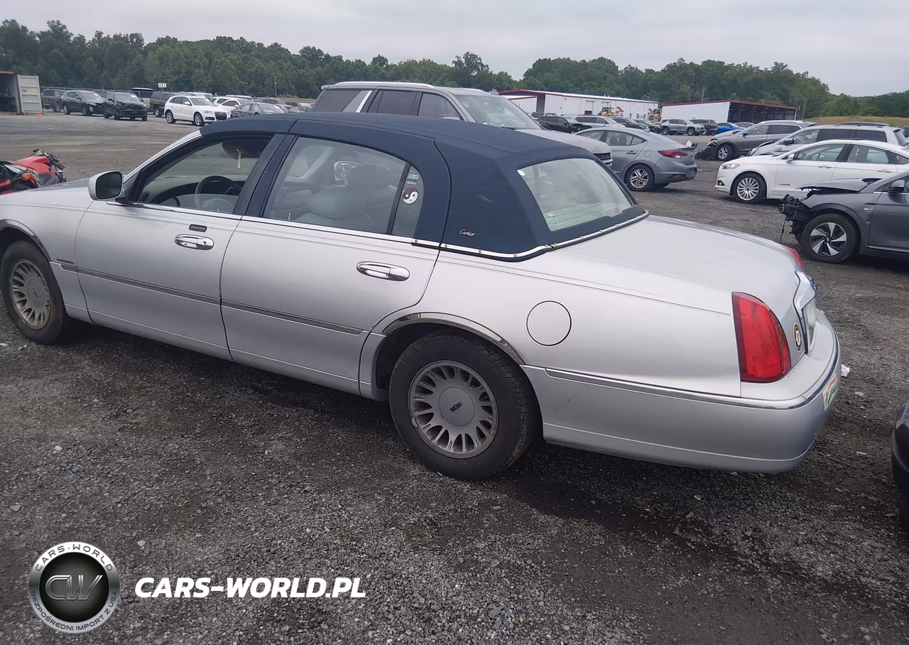 1999 Lincoln Town Car Cartier VIN:1LNHM83W6XY662355 - 3