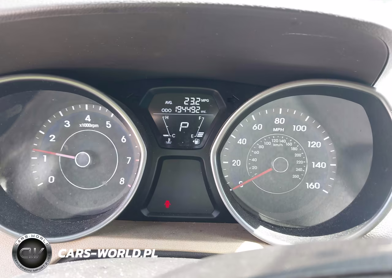 2012 Hyundai Elantra Limited VIN:5NPDH4AE7CH127363 - 7