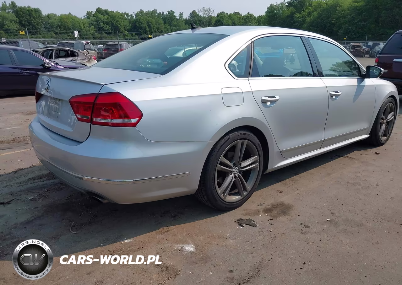 2012 Volkswagen Passat 3.6L V6 Sel Premium VIN:1VWCM7A36CC011734 - 4