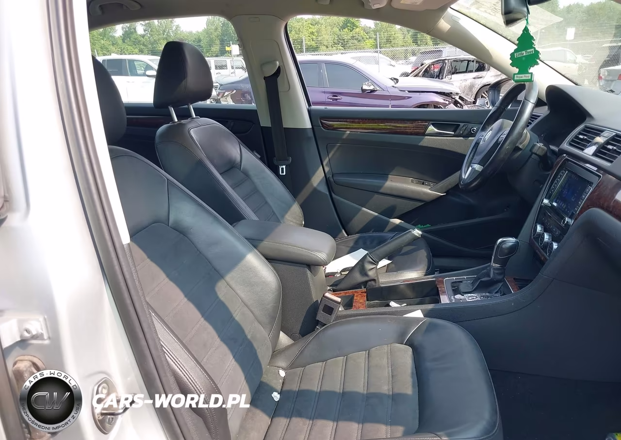 2012 Volkswagen Passat 3.6L V6 Sel Premium VIN:1VWCM7A36CC011734 - 5