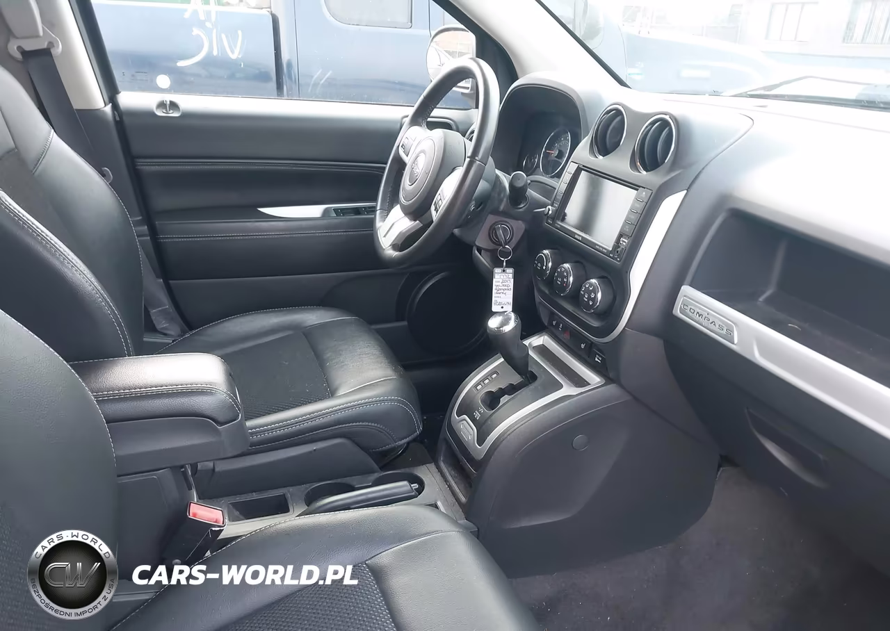 2017 Jeep Compass Latitude VIN:1C4NJCEA4HD206674 - 5