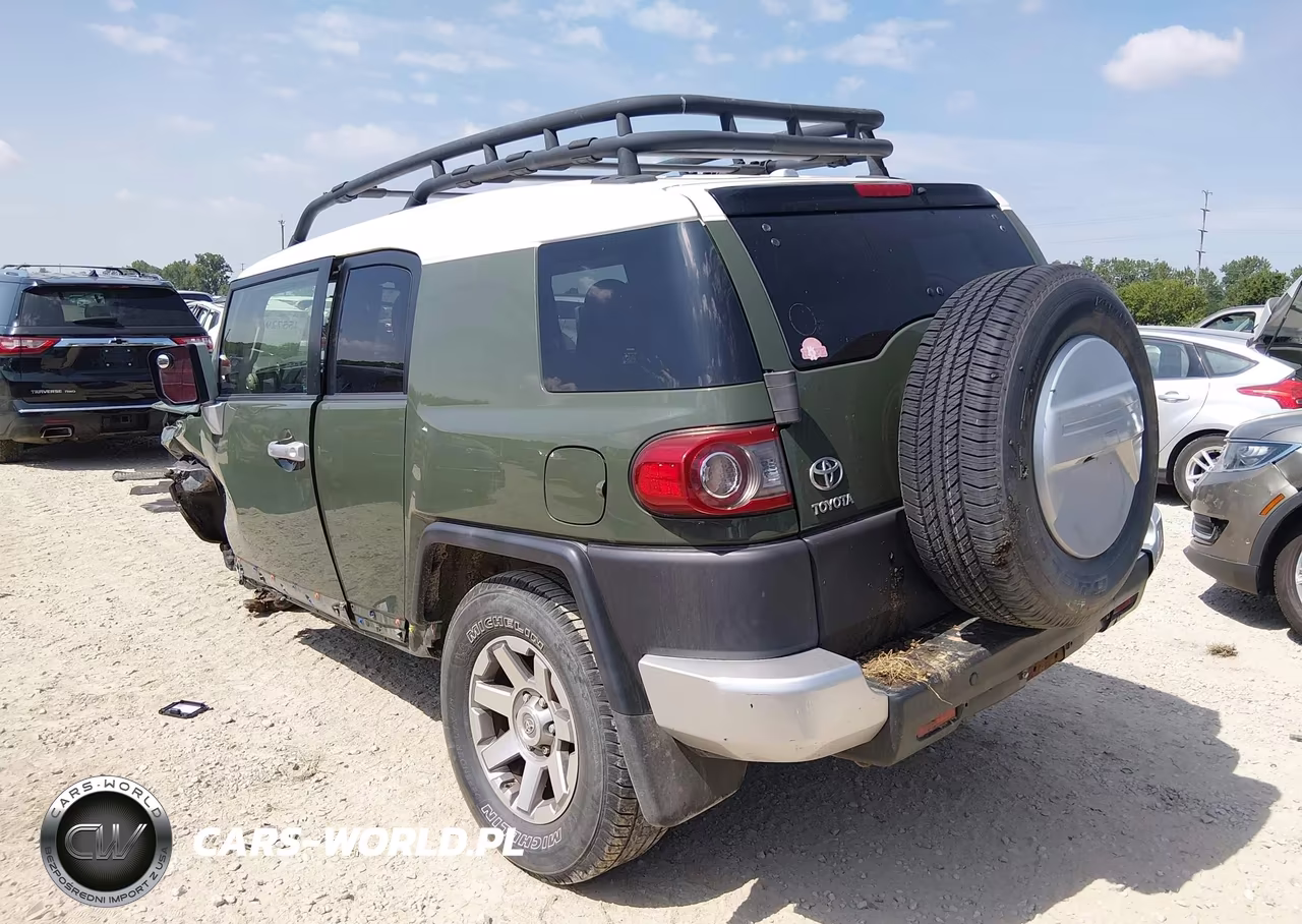 2014 Toyota Fj Cruiser VIN:JTEBU4BFXEK181752 - 3
