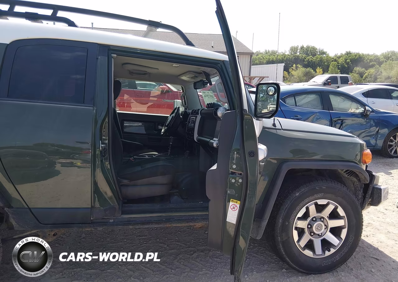 2014 Toyota Fj Cruiser VIN:JTEBU4BFXEK181752 - 5