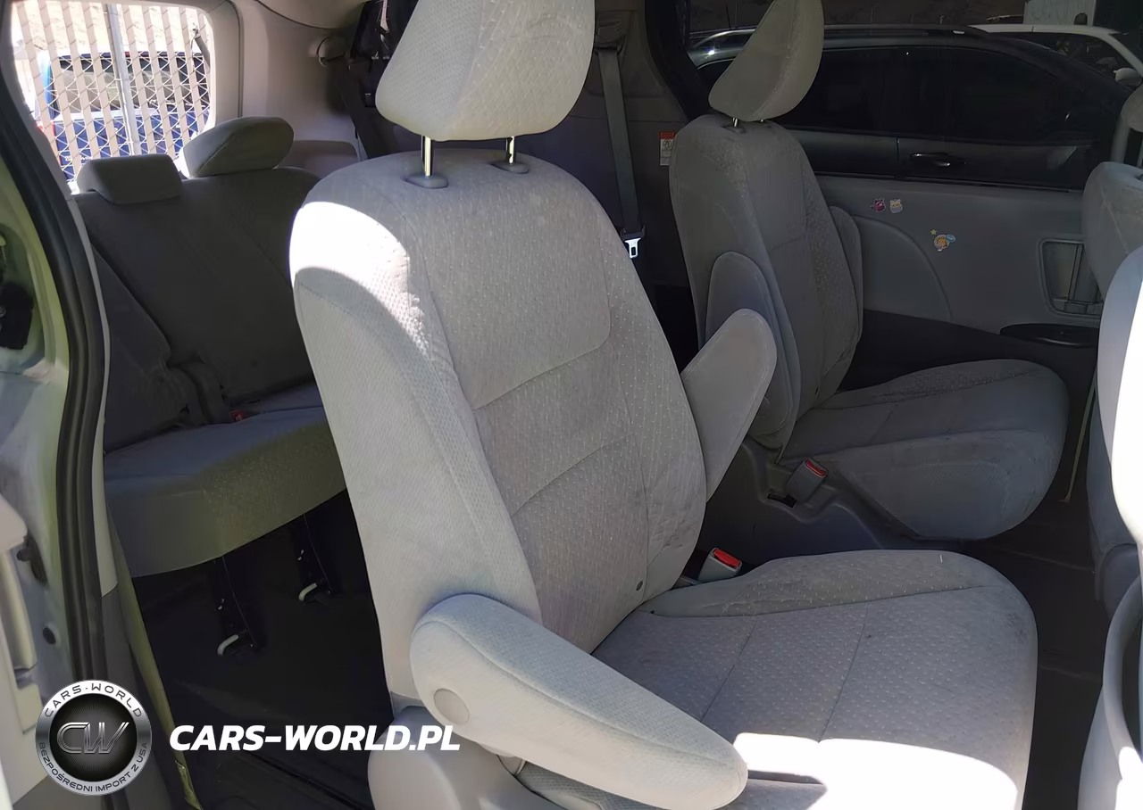 2020 Toyota Sienna Le VIN:5TDJZ3DCXLS239900 - 8