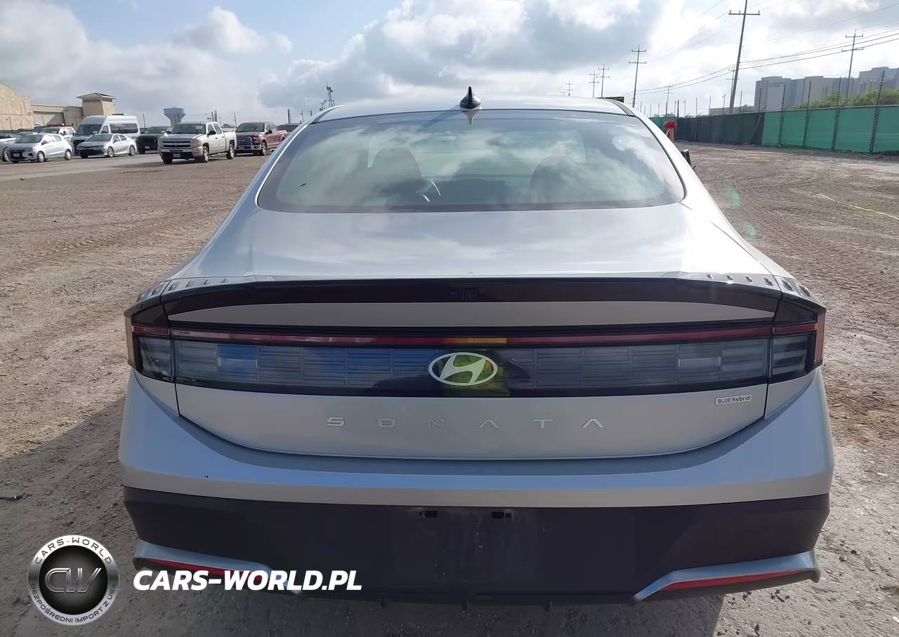2026 Hyundai Sonata Hybrid Blue VIN:KMHL24JJ0TA145197 - 16