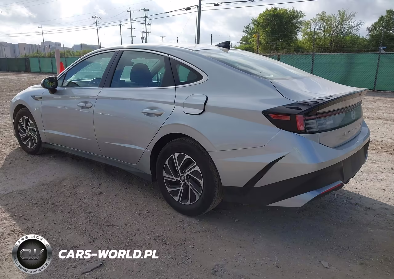 2026 Hyundai Sonata Hybrid Blue VIN:KMHL24JJ0TA145197 - 3