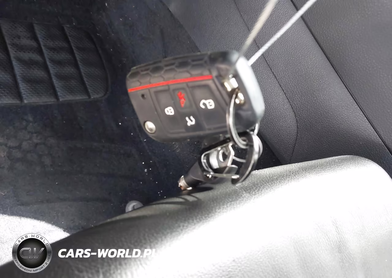 2016 Volkswagen Golf R 4-Door VIN:WVWUF7AU9GW151694 - 11