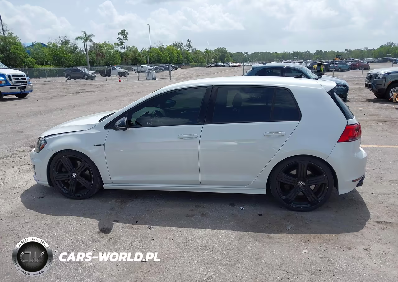 2016 Volkswagen Golf R 4-Door VIN:WVWUF7AU9GW151694 - 14