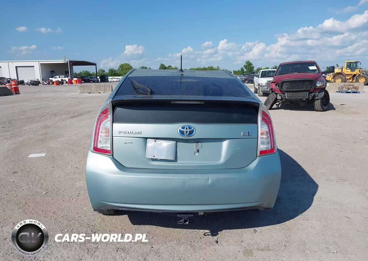 2015 Toyota Prius Two VIN:JTDKN3DU6F1958426 - 16