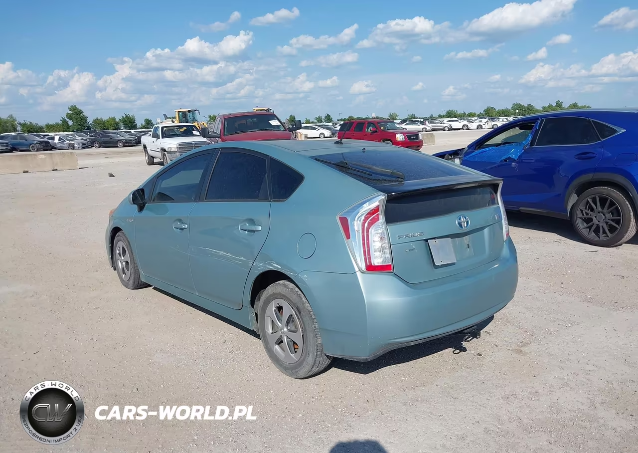 2015 Toyota Prius Two VIN:JTDKN3DU6F1958426 - 3