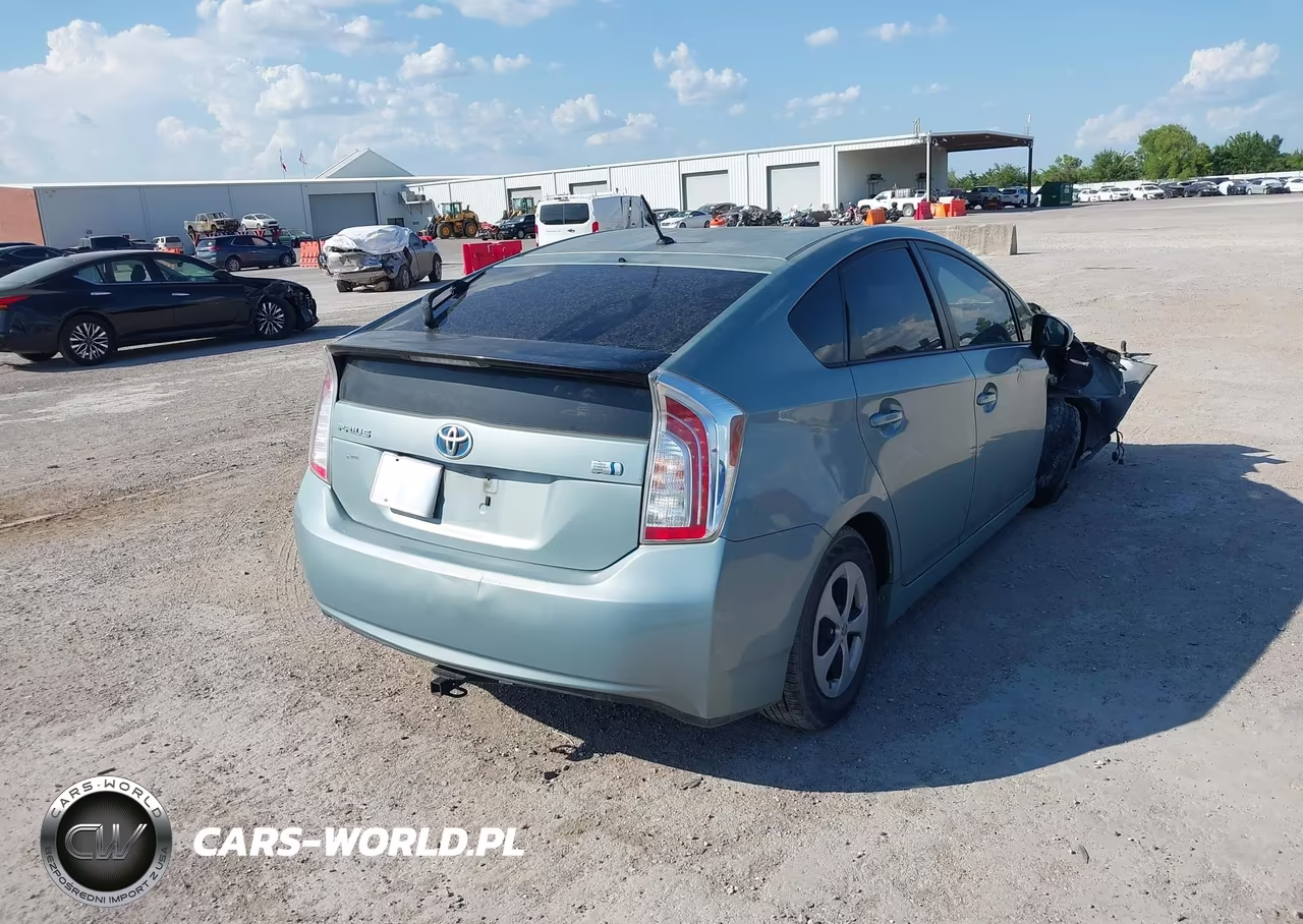 2015 Toyota Prius Two VIN:JTDKN3DU6F1958426 - 4