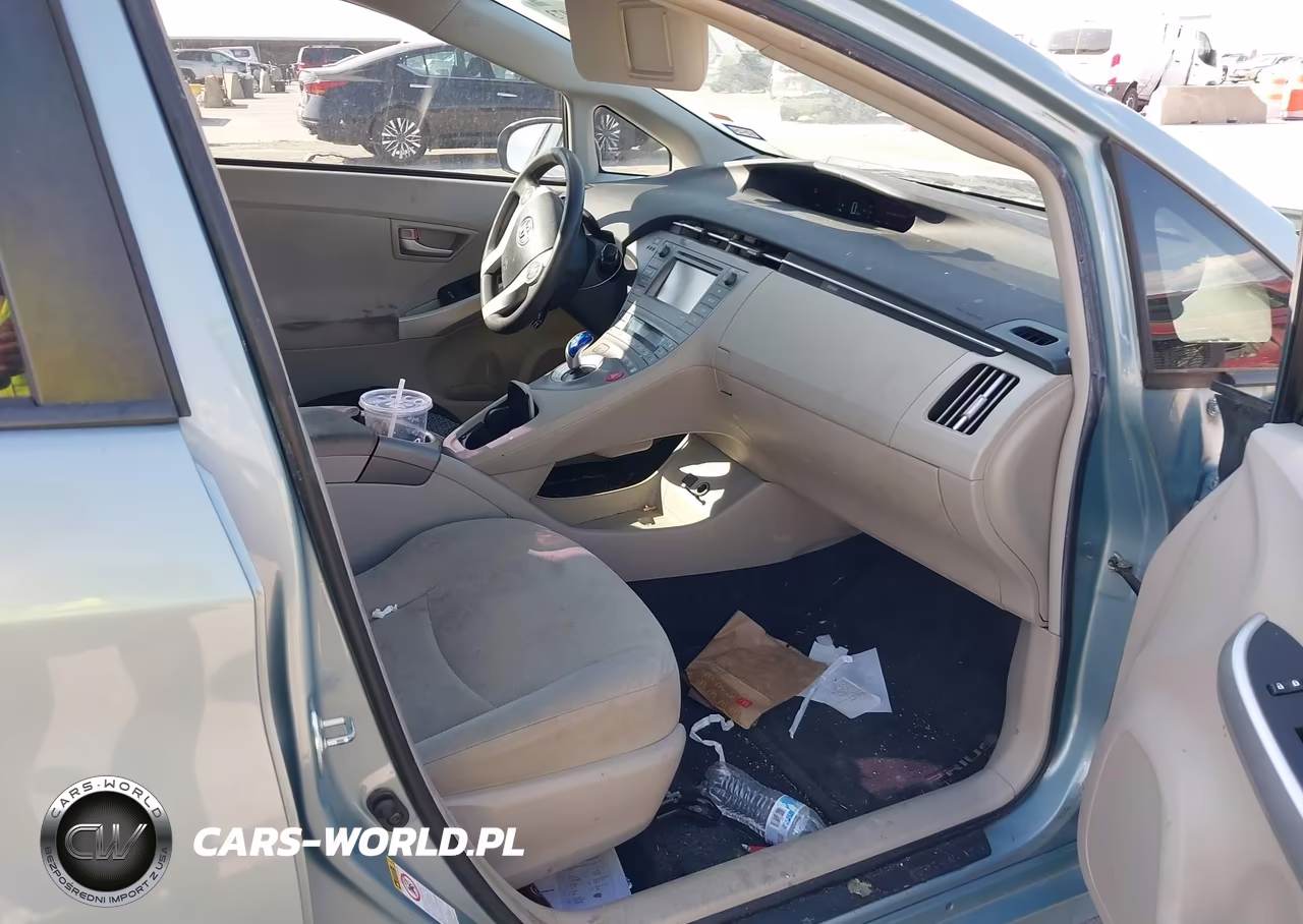 2015 Toyota Prius Two VIN:JTDKN3DU6F1958426 - 5