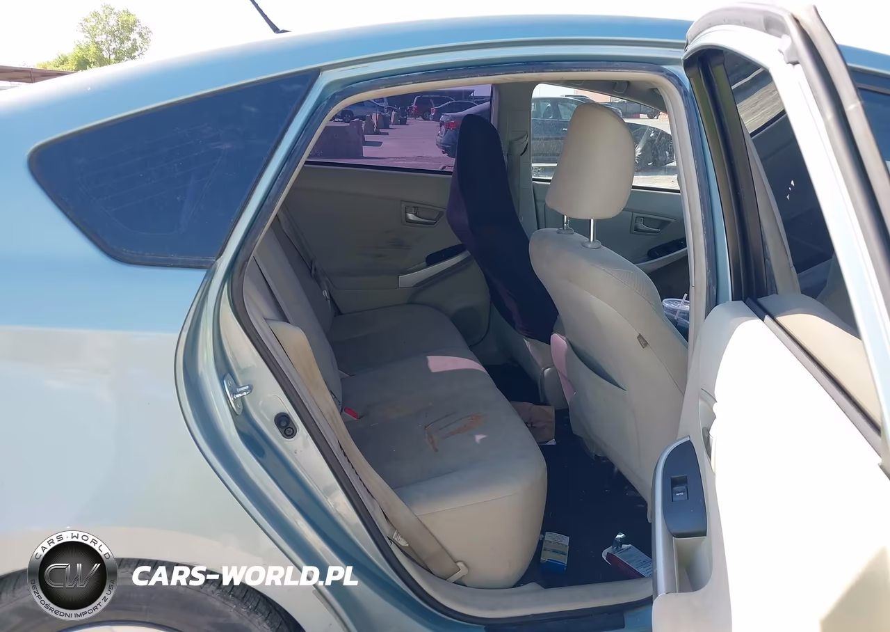 2015 Toyota Prius Two VIN:JTDKN3DU6F1958426 - 8