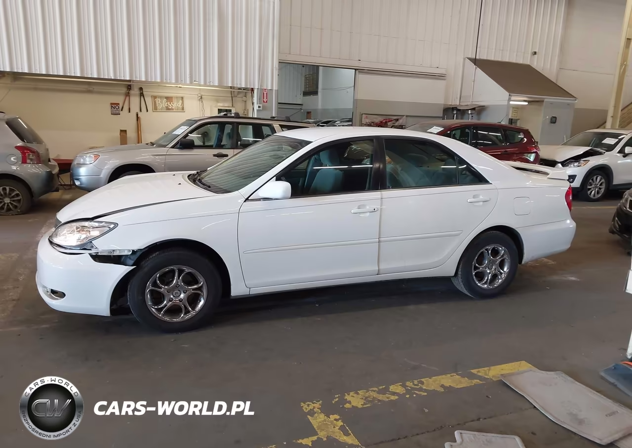 2002 Toyota Camry Le VIN:JTDBE32K920089533 - 15